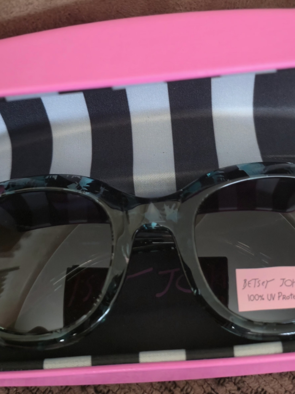 Betsey Johnson Black and Teal Tortoiseshell Sunglasses with Pink Case-Never Worn
